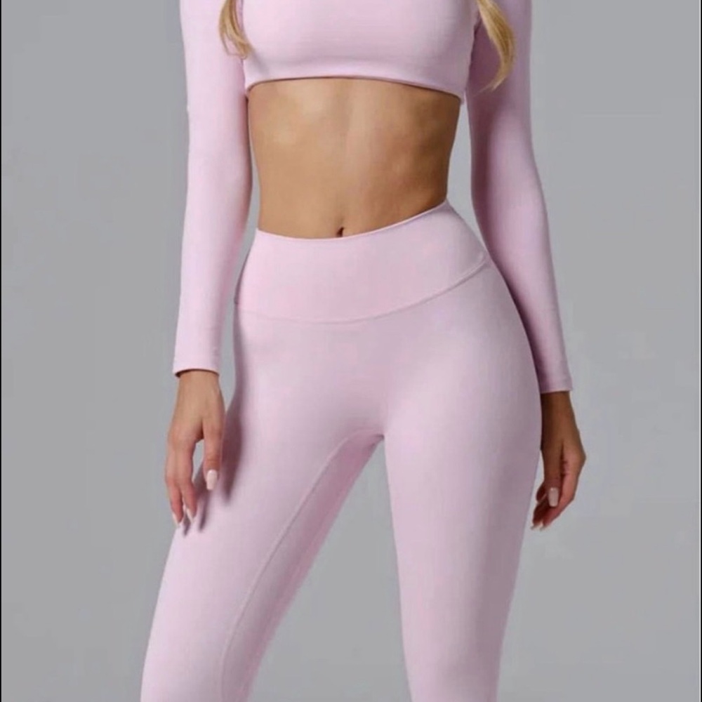 Chic Light Pink Activewear Set